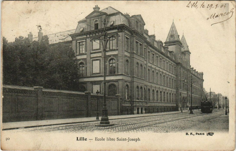 Carte postale ancienne Lille - Ecole libre Saint-Joseph à Lille