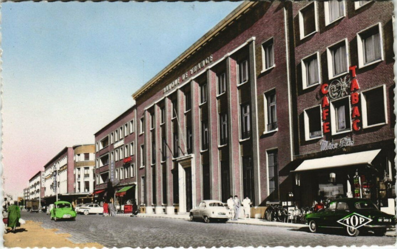 Carte postale ancienne Dunkerque - Place Jean-Bart cote Sud à Dunkerque