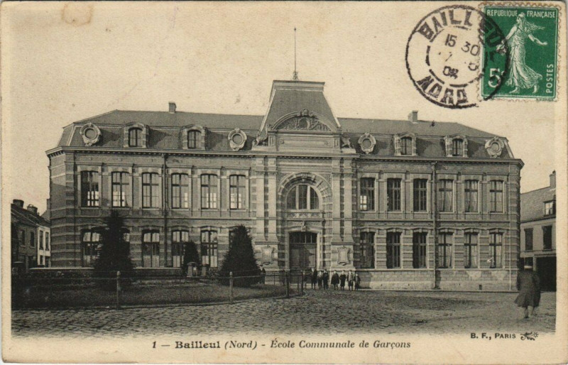 Carte postale ancienne Bailleul - Ecole Communale de Garcons à Bailleul