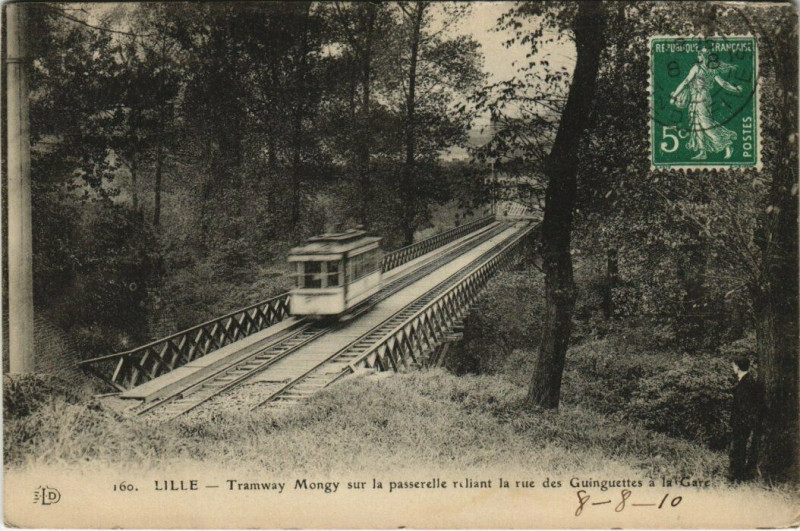 Carte postale ancienne Lille - Tramway Mongy sur la passerelle à Lille