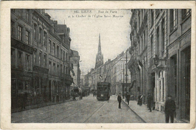 Carte postale ancienne Lille - Rue de Paris à Lille