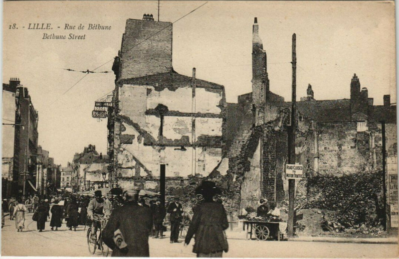 Carte postale ancienne Lille - Rue de Bethune à Lille
