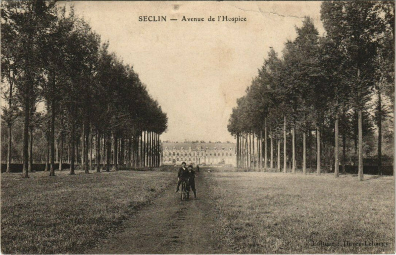 Carte postale ancienne Seclin - Avenue de l'Hospice à Seclin