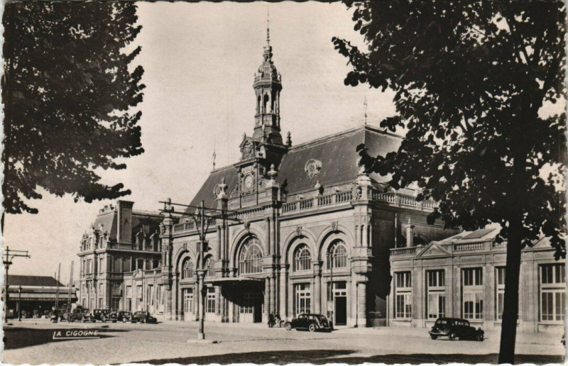 Carte postale ancienne Valenciennes - La gare à Valenciennes
