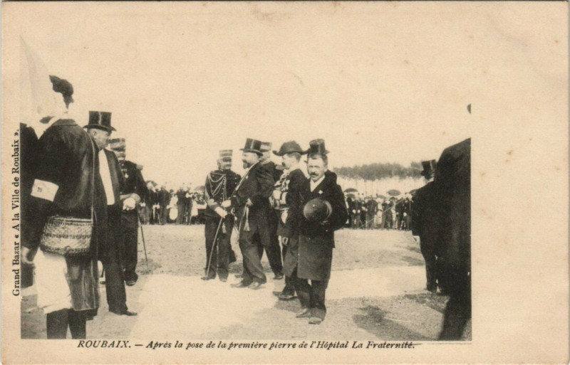 Carte postale ancienne Roubaix - Apres la pose de la premiere à Roubaix