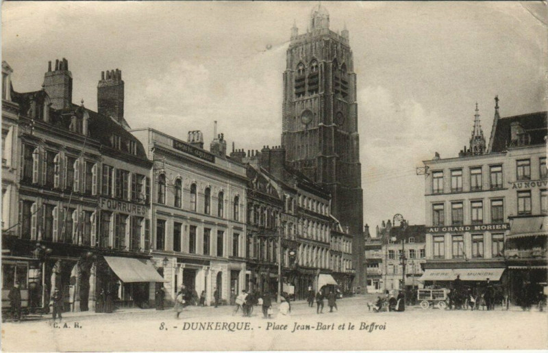Carte postale ancienne Dunkerque - Place Jean-Bart et le Beffroi à Dunkerque