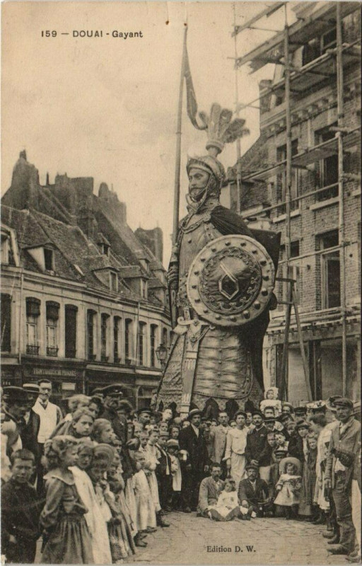 Carte postale ancienne Douai - Gayant à Douai