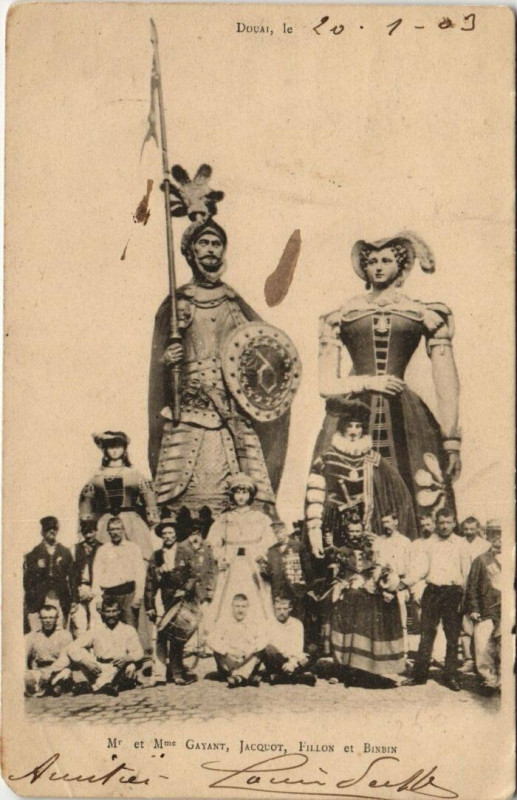Carte postale ancienne Douai - Famille Gayant à Douai
