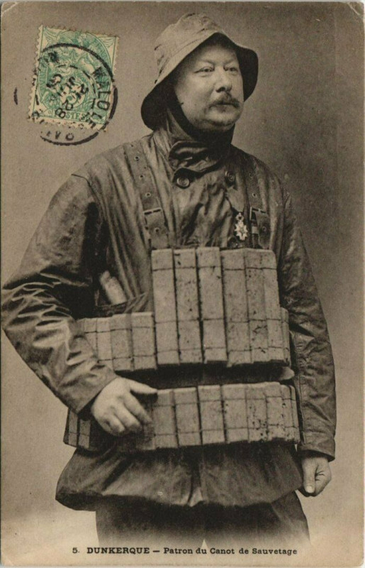 Carte postale ancienne Dunkerque - Patron du Canot de Sauvetage à Dunkerque