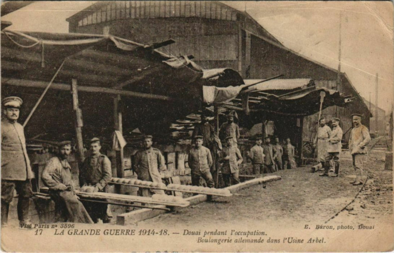 Carte postale ancienne Douai - Boulangerie allemande à Douai