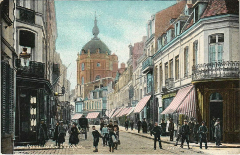 Carte postale ancienne Douai - La Rue Saint-Jacques à Douai