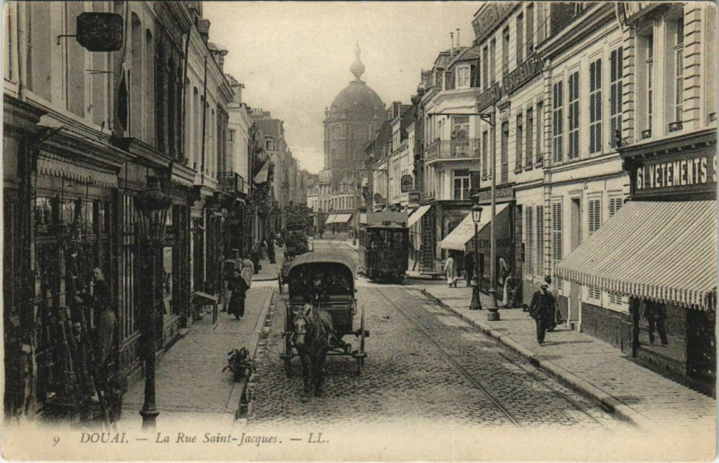 Carte postale ancienne Douai - La Rue Saint-Jacques à Douai