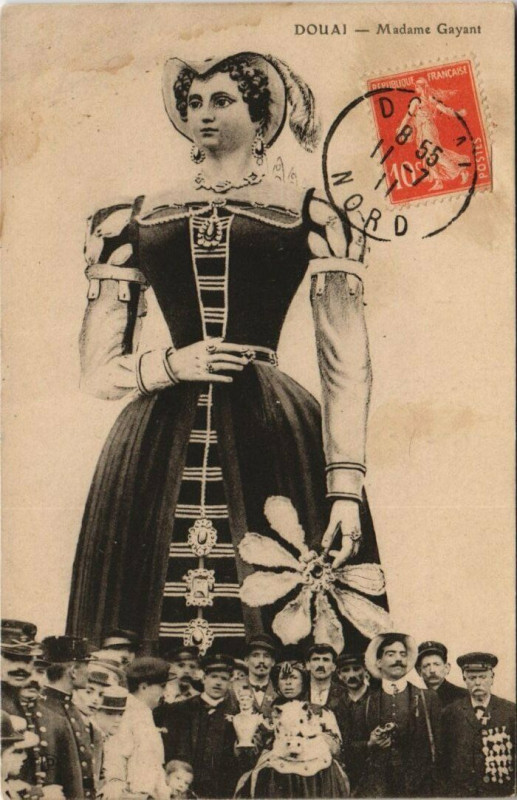 Carte postale ancienne Douai - Madame Gayant à Douai