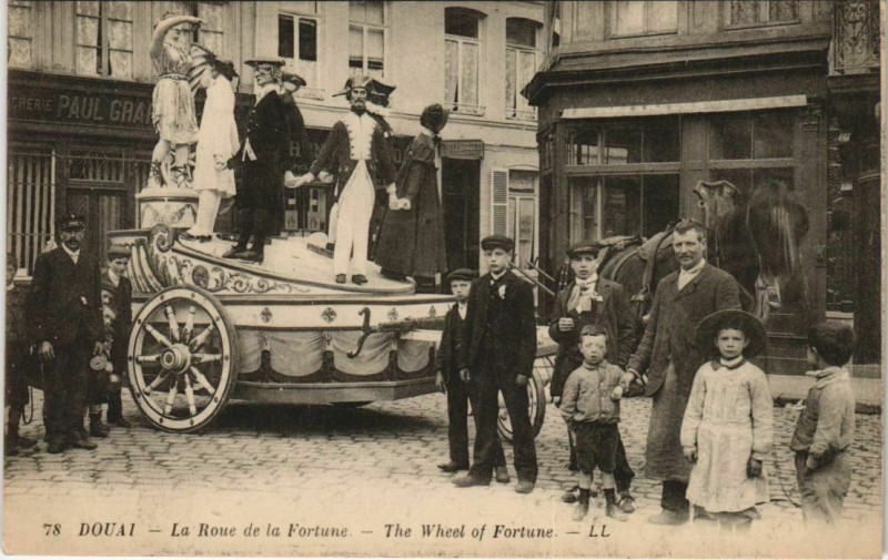Carte postale ancienne Douai - La Roue de la Fortune à Douai