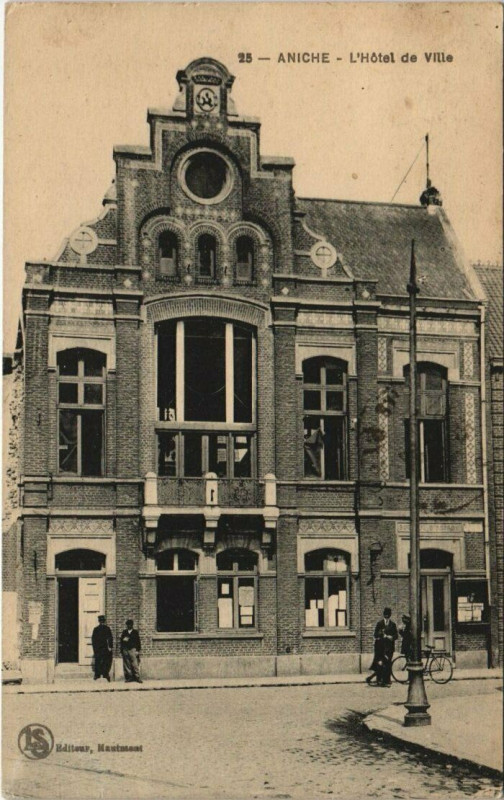 Carte postale ancienne Aniche - L'Hotel de Ville à Aniche