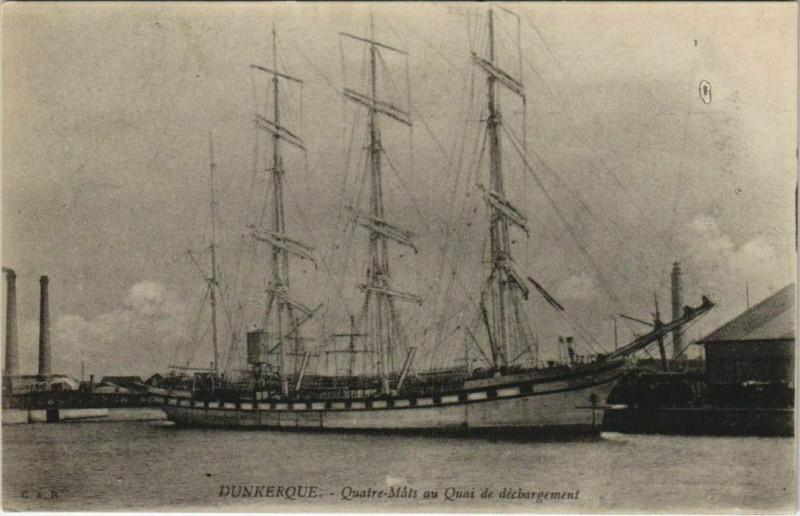 Carte postale ancienne Dunkerque - Quatre Mats au Quai à Dunkerque