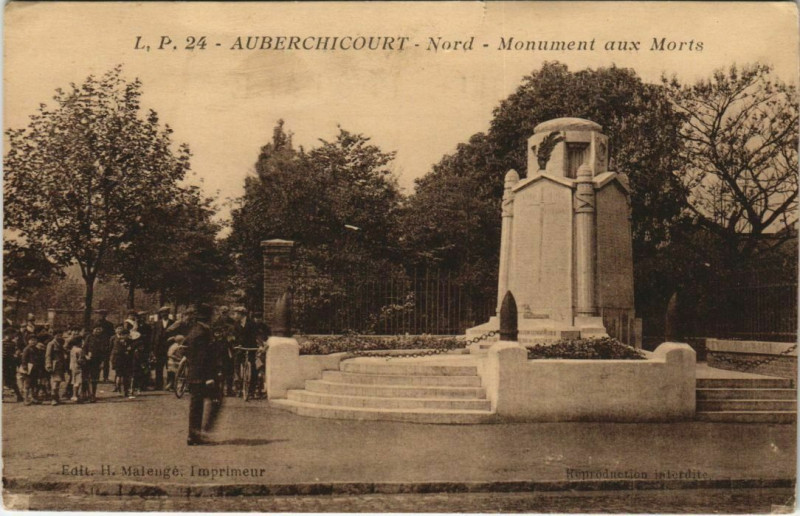 Carte postale ancienne Auberschicourt - Monument aux Morts à Aubers
