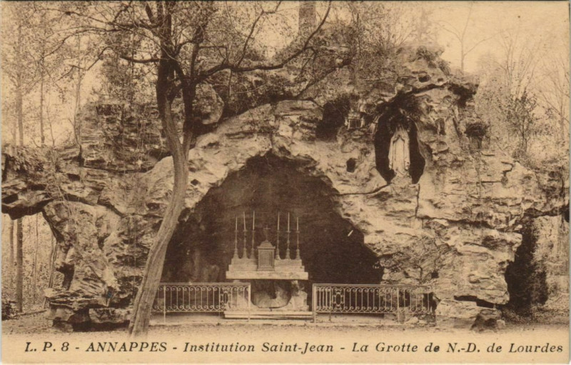 Carte postale ancienne Annappes - Institution Saint-Jean