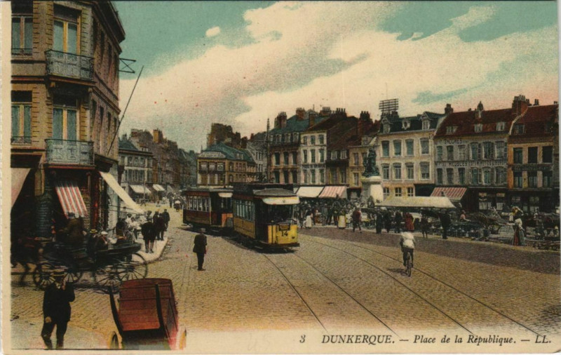 Carte postale ancienne Dunkerque - Place de la Republique à Dunkerque