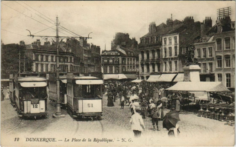 Carte postale ancienne Dunkerque - La Place de la Republique à Dunkerque