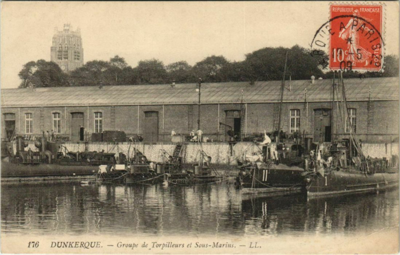 Carte postale ancienne Dunkerque - Groupe de Torpilleurs à Dunkerque