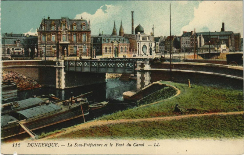 Carte postale ancienne Dunkerque - La sous Prefecture à Dunkerque