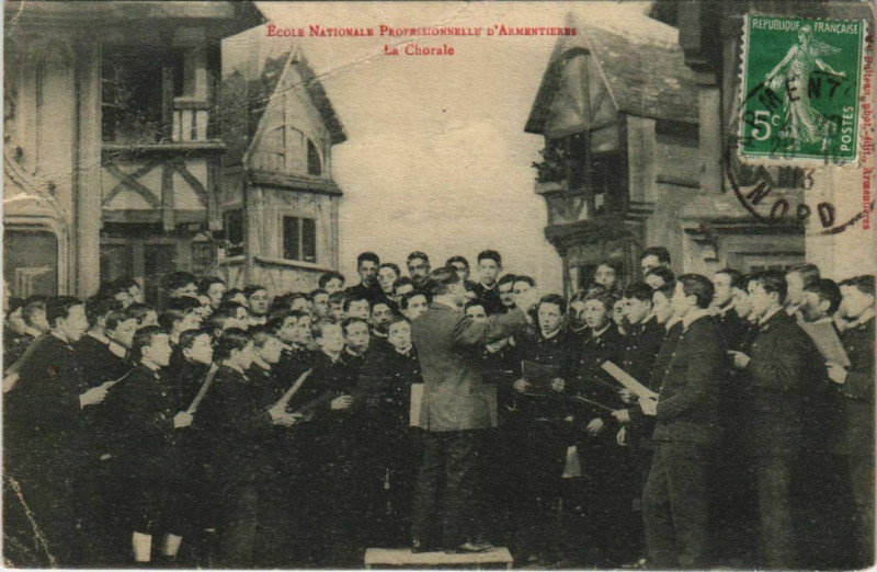 Carte postale ancienne Ecole Nationale Prof. d'Armentieres - La Chorale