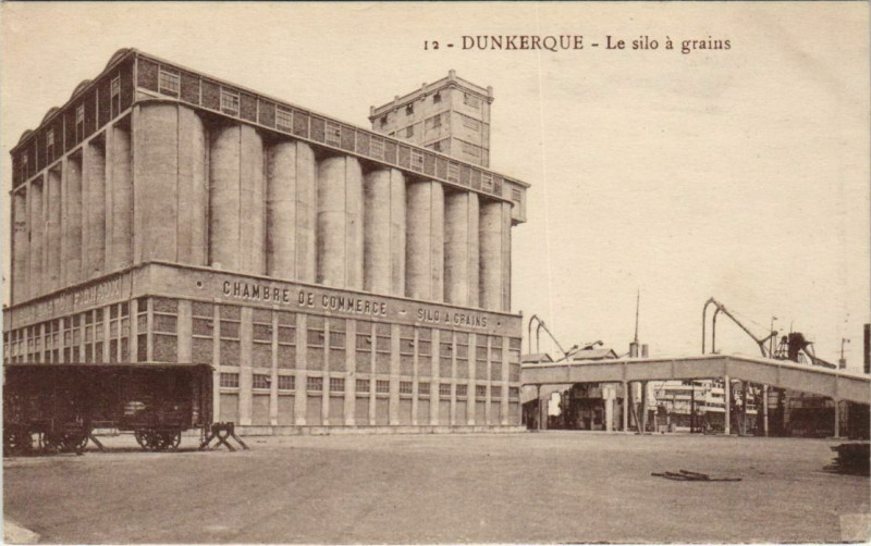 Carte postale ancienne Dunkerque - Le siol a grains à Dunkerque