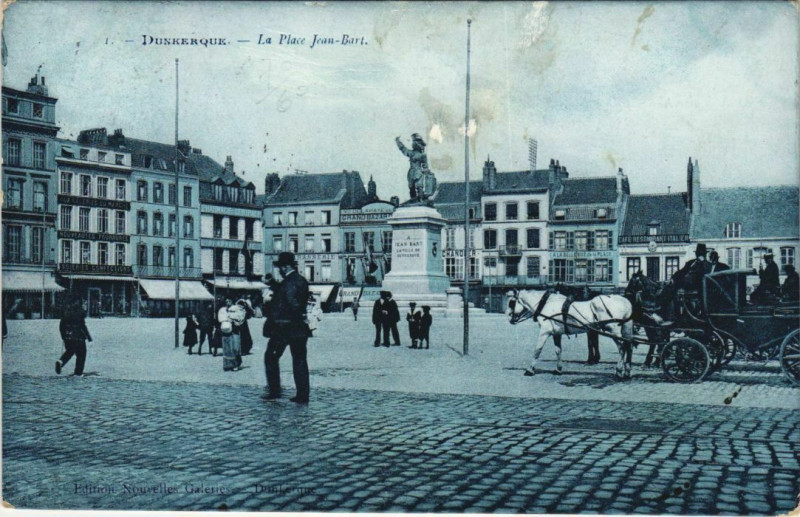 Carte postale ancienne Dunkerque - La Place Jean Bart à Dunkerque