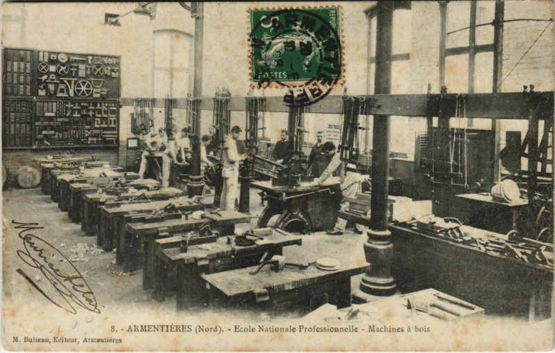 Carte postale ancienne Armentieres - Ecole Nationale Prof. à Armentières