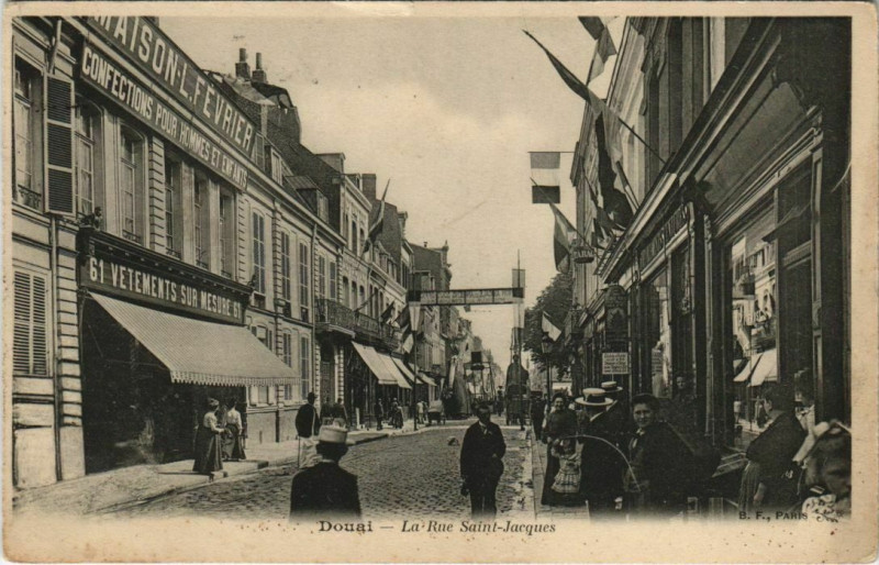 Carte postale ancienne Douai - La Rue Saint-Jacques à Douai