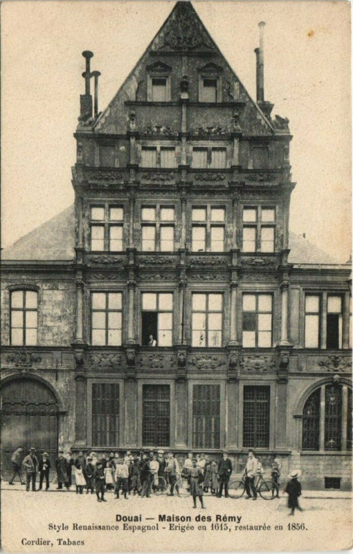 Carte postale ancienne Douai - Maison des Remy à Douai