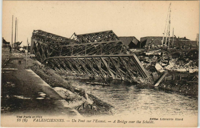 Carte postale ancienne Valenciennes - Un Pont sur l'Escaut à Valenciennes