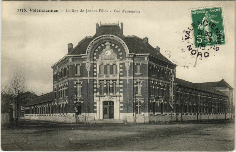 Carte postale ancienne Valenciennes - College de Jeunes Filles à Valenciennes