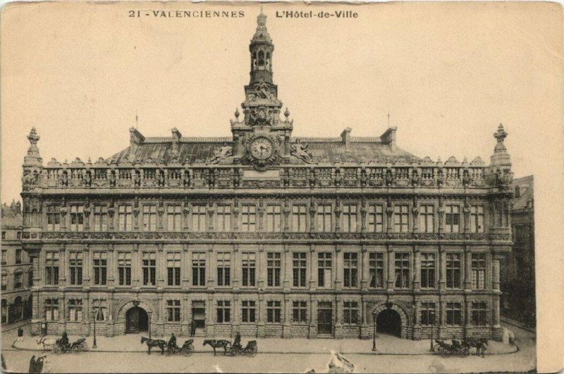 Carte postale ancienne Valenciennes - L'Hotel de Ville à Valenciennes