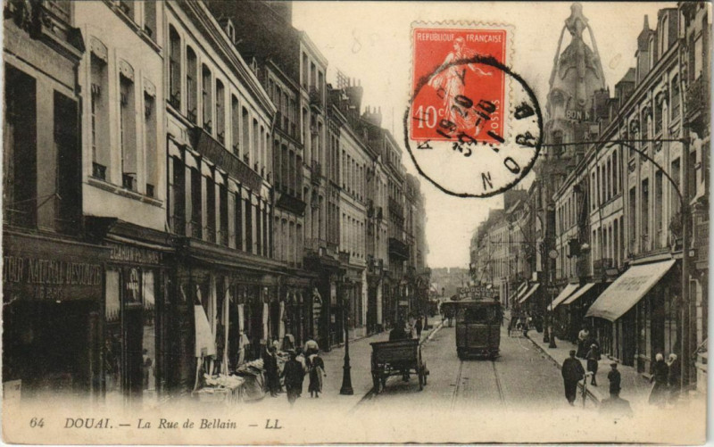 Carte postale ancienne Douai - La Rue de Bellain à Douai