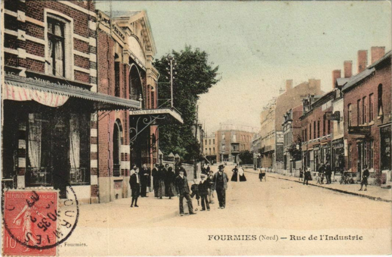 Carte postale ancienne Fourmies - Rue de l'Industrie à Fourmies