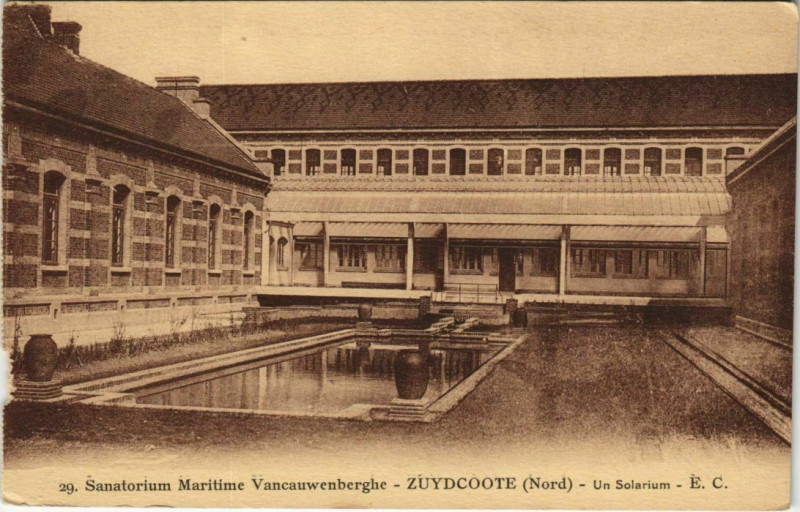 Carte postale ancienne Zuydcoote - Un solarium à Zuydcoote