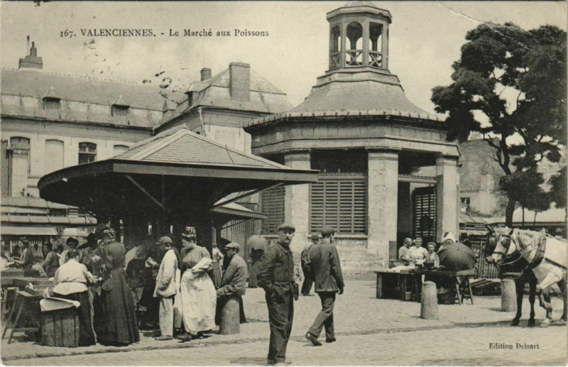 Carte postale ancienne Valenciennes - Le Marche aux Poissons à Valenciennes
