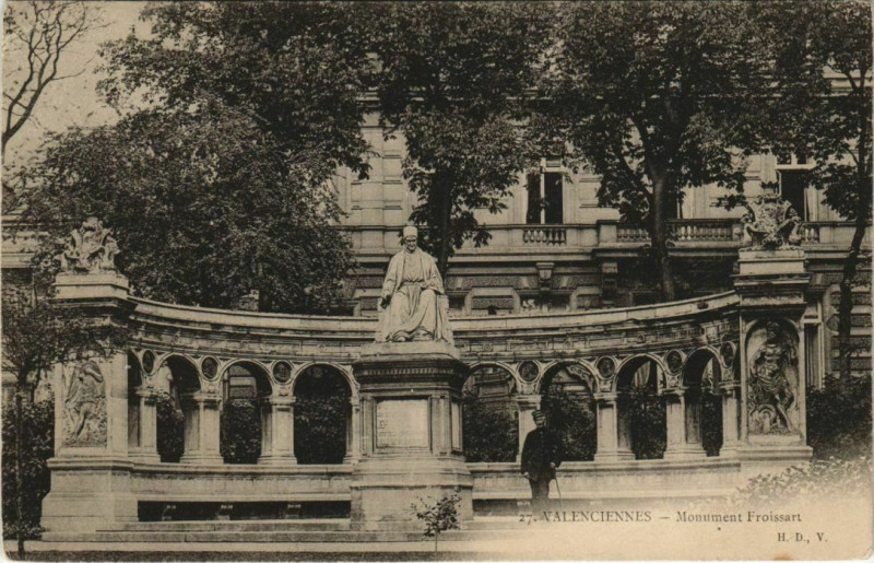 Carte postale ancienne Valenciennes - Monument Froissart à Valenciennes