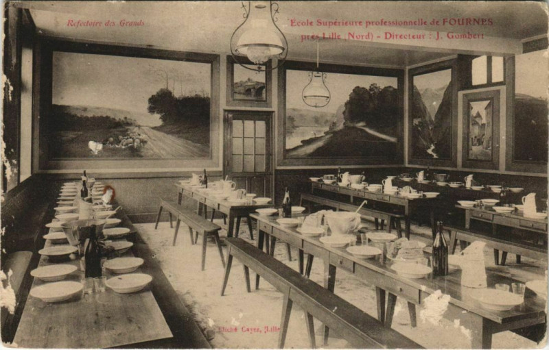 Carte postale ancienne Ecole Superieure Prof. de Fournes pres Lille à Lille