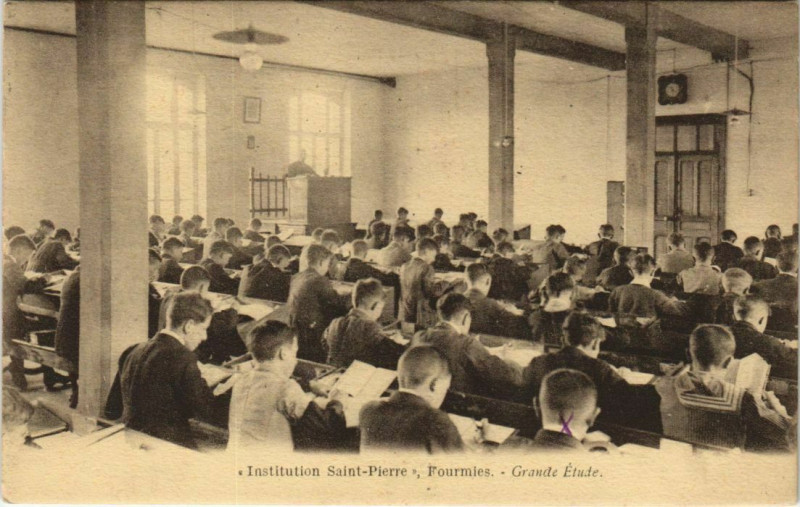 Carte postale ancienne Fourmies - Grande Etude à Fourmies