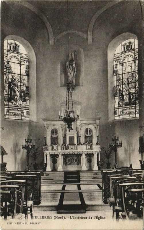 Carte postale ancienne Felleries - L'Interieur de l'Eglise à Felleries
