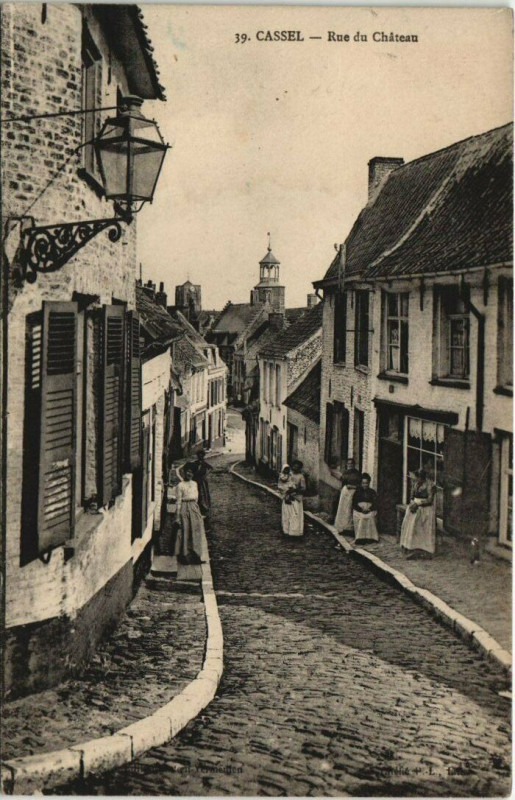 Carte postale ancienne Cassel - Rue du Chateau à Cassel