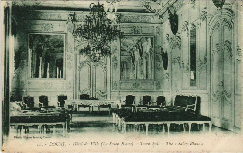 Carte postale ancienne Douai - Hotel de Ville à Douai