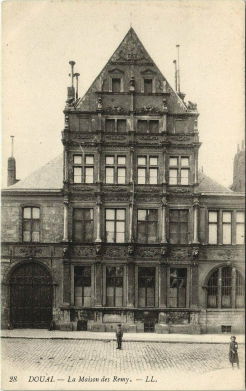 Carte postale ancienne Douai - La Maison des Remy à Douai
