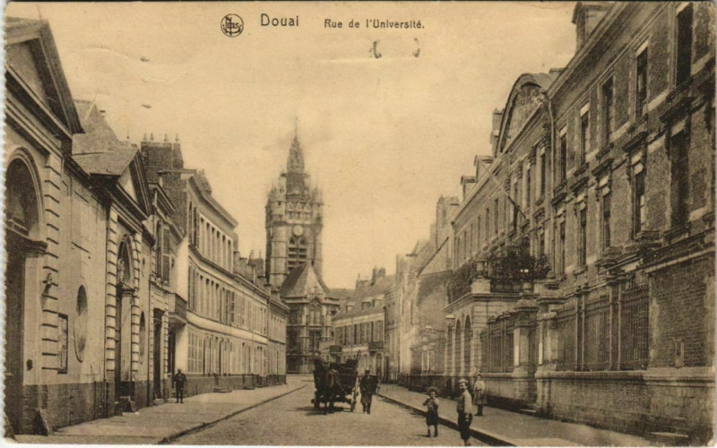 Carte postale ancienne Douai - Rue de l'Universite à Douai