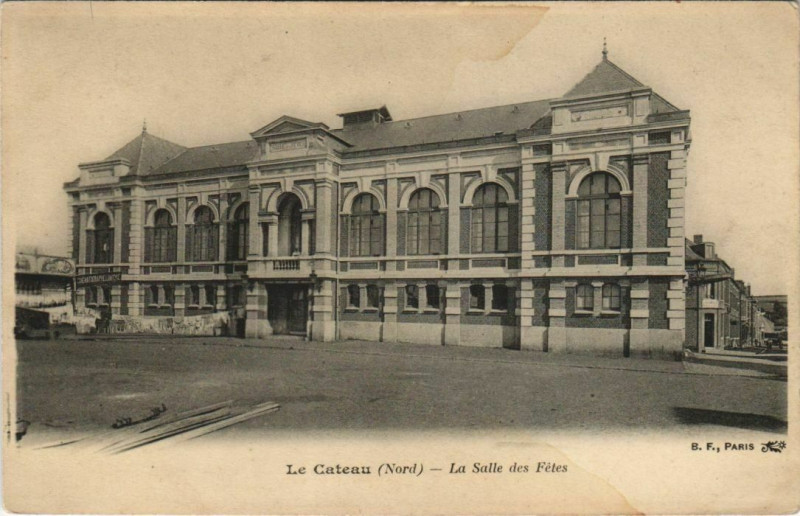 Carte postale ancienne Le Cateau - La Salle des Fetes