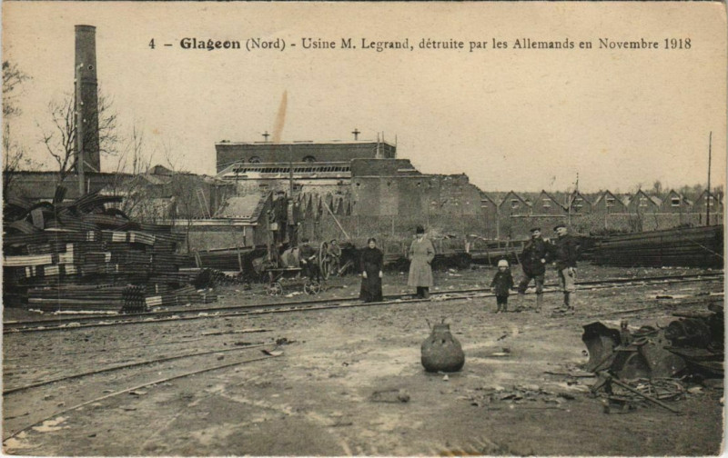 Carte postale ancienne Glageon - Usine M. Legrand Industry à Glageon