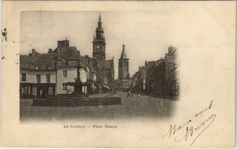 Carte postale ancienne Le Cateau - Place Thiers